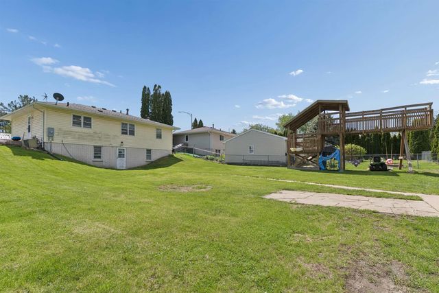 1215 W 1st Street, Cedar Falls, IA 50613
