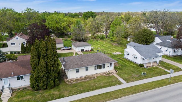 1215 W 1st Street, Cedar Falls, IA 50613