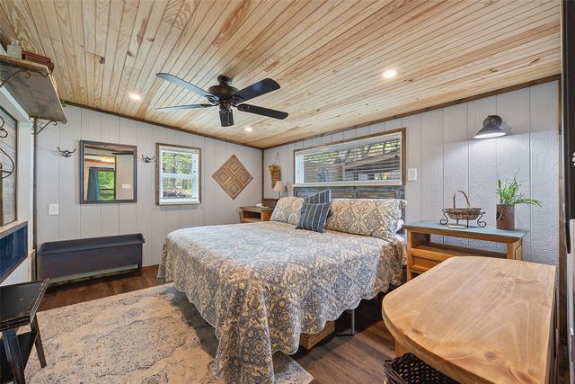 8049 Lakeview Drive, Quinlan, TX 75474