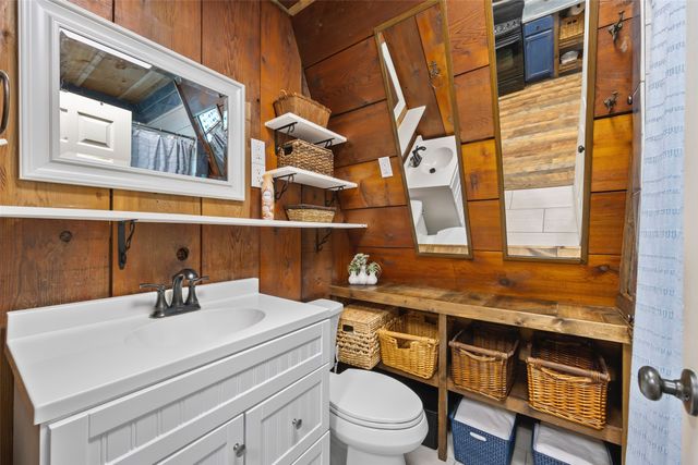 8049 Lakeview Drive, Quinlan, TX 75474