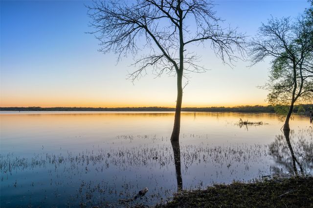 8049 Lakeview Drive, Quinlan, TX 75474