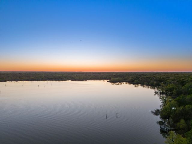 8049 Lakeview Drive, Quinlan, TX 75474