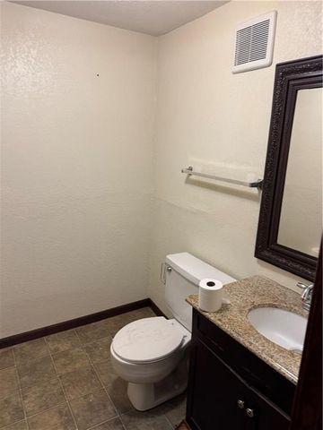 8808 E 58th Terrace, Raytown, MO 64133