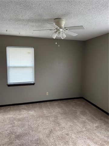 8808 E 58th Terrace, Raytown, MO 64133