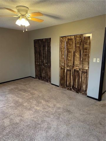 8808 E 58th Terrace, Raytown, MO 64133