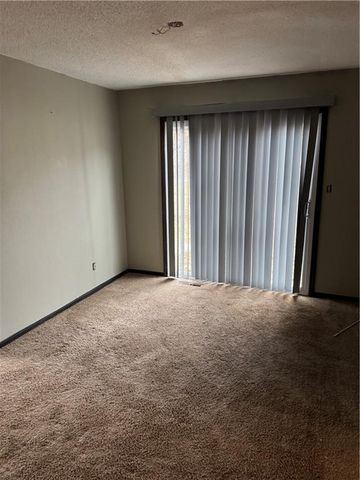 8808 E 58th Terrace, Raytown, MO 64133