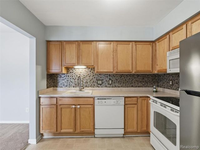 475 Baldwin Avenue 26, Rochester, MI 48307