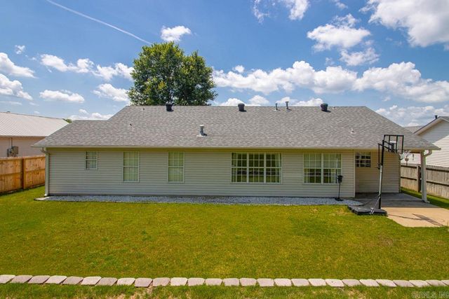 900 Elkhart Loop, Bryant, AR 72022