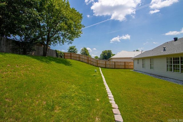 900 Elkhart Loop, Bryant, AR 72022