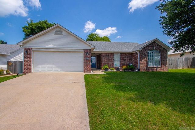 900 Elkhart Loop, Bryant, AR 72022