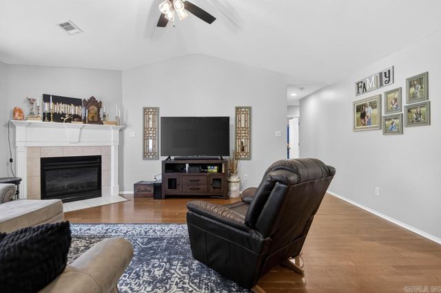 900 Elkhart Loop, Bryant, AR 72022