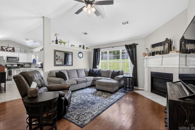 900 Elkhart Loop, Bryant, AR 72022