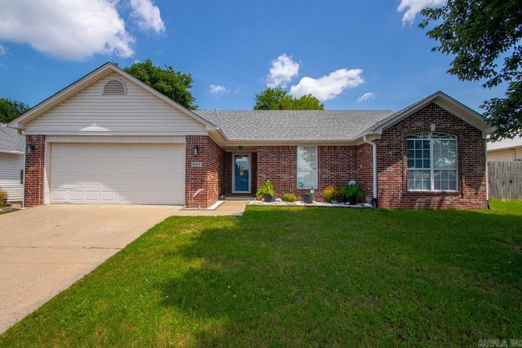 900 Elkhart Loop, Bryant, AR 72022