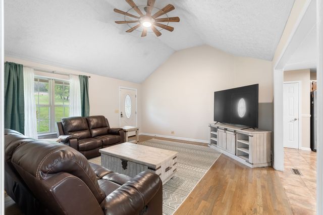 15541 Cainsville Rd, Milton, TN 37118