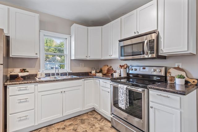 609 Jessamine Avenue E, Saint Paul, MN 55130