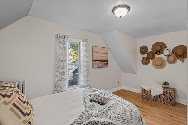 609 Jessamine Avenue E, Saint Paul, MN 55130