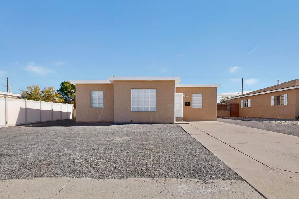 2830 Monroe Street NE, Albuquerque, NM 87110