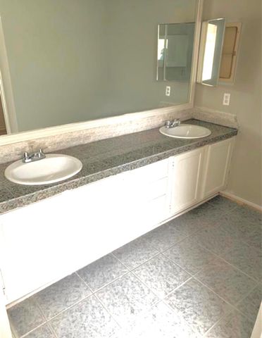 7511 Flair Oaks Drive, Houston, TX 77040