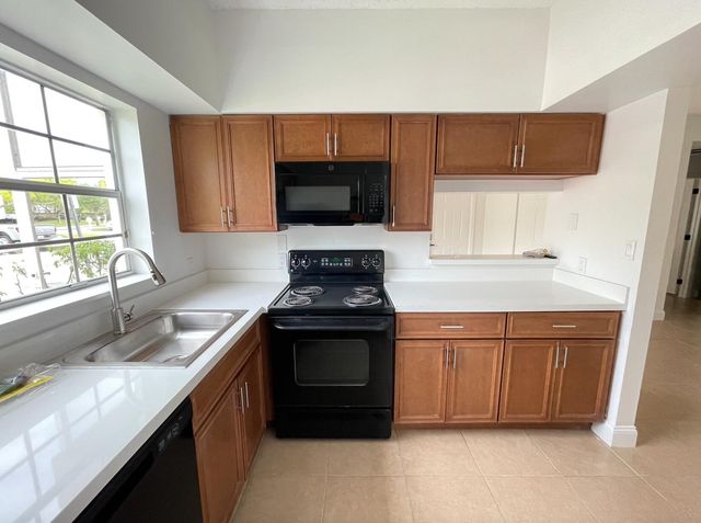 720 Cypress Lane F9, Deerfield Beach, FL 33064