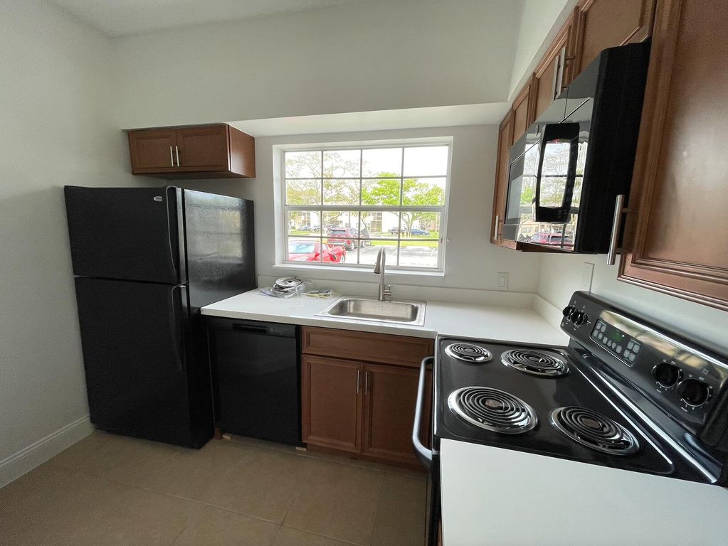 720 Cypress Lane F9, Deerfield Beach, FL 33064