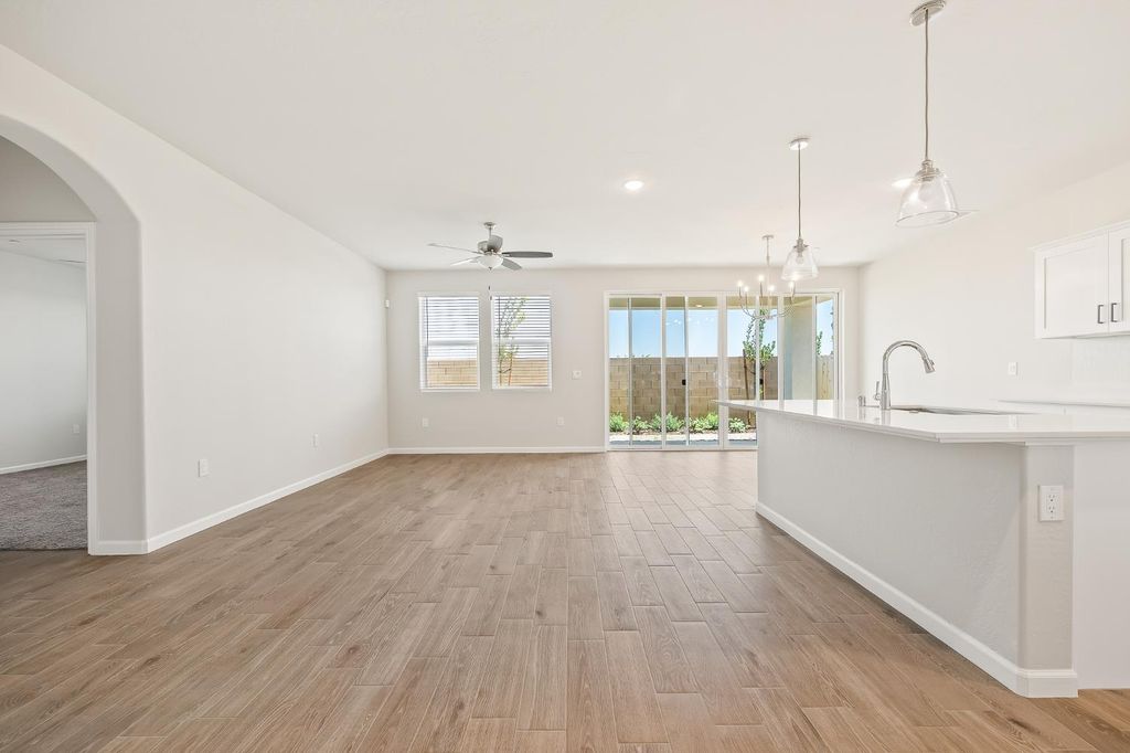Image 3 of property listing at 4182 N Tisha Avenue, Fresno, CA 93723