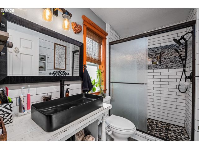 2309 35TH St, Springfield, OR 97477