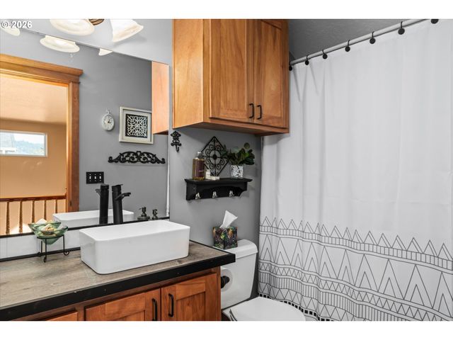 2309 35TH St, Springfield, OR 97477