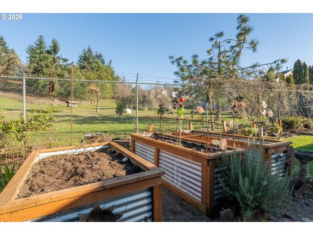 2309 35TH St, Springfield, OR 97477