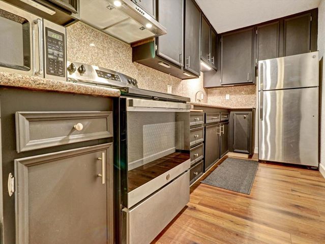 701 Los Felices Circle W 114, Palm Springs, CA 92262