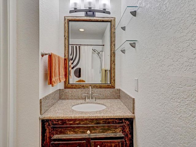 701 Los Felices Circle W 114, Palm Springs, CA 92262