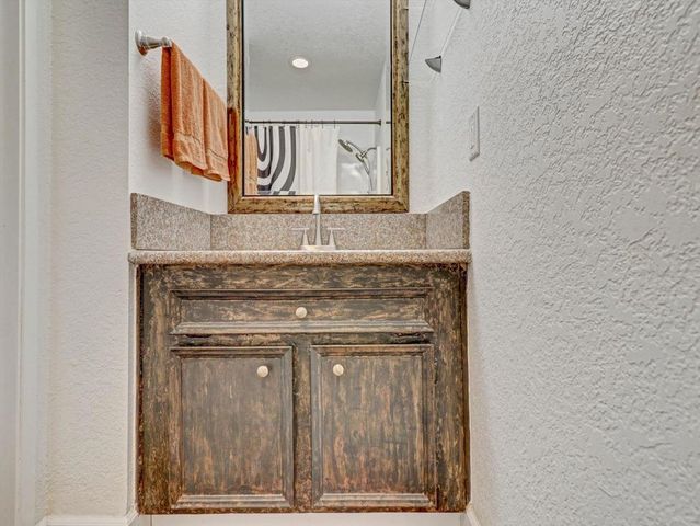 701 Los Felices Circle W 114, Palm Springs, CA 92262