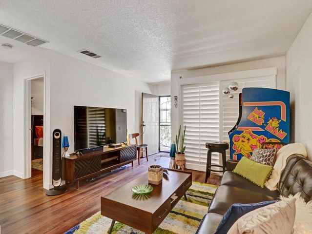 701 Los Felices Circle W 114, Palm Springs, CA 92262