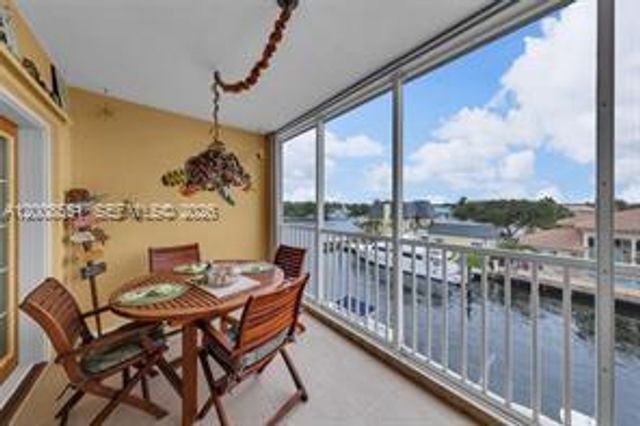 3050 NE 48th Ct 405, Lighthouse Point, FL 33064