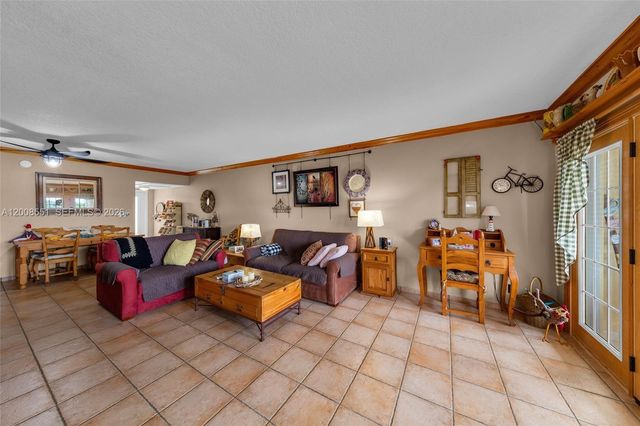 3050 NE 48th Ct 405, Lighthouse Point, FL 33064