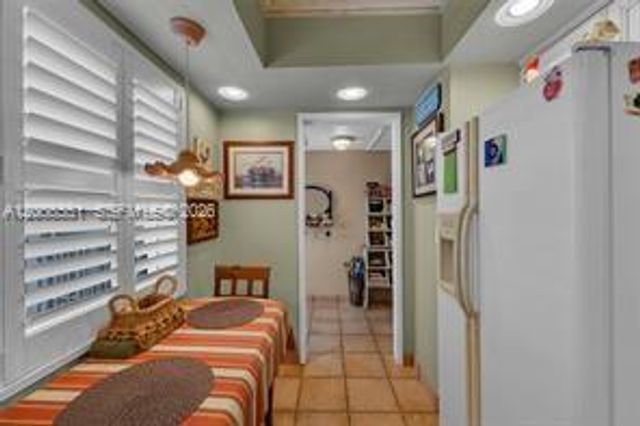 3050 NE 48th Ct 405, Lighthouse Point, FL 33064