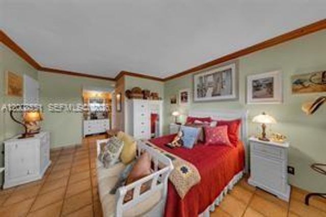 3050 NE 48th Ct 405, Lighthouse Point, FL 33064