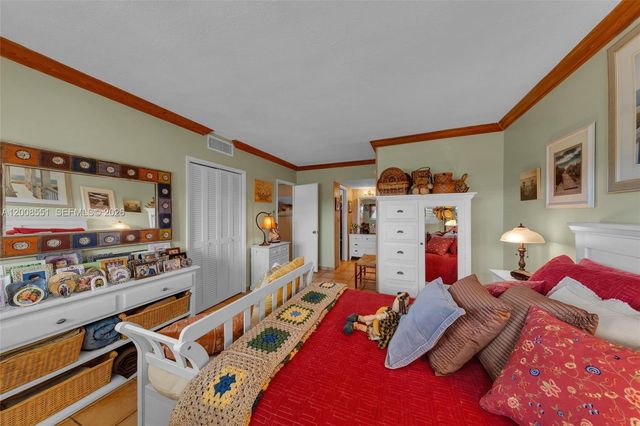 3050 NE 48th Ct 405, Lighthouse Point, FL 33064