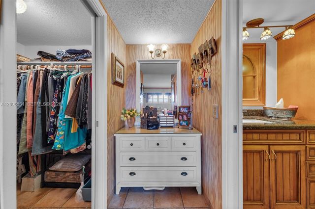 3050 NE 48th Ct 405, Lighthouse Point, FL 33064