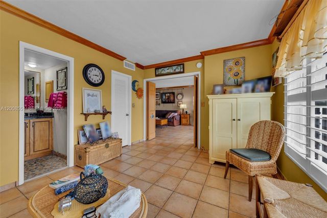 3050 NE 48th Ct 405, Lighthouse Point, FL 33064