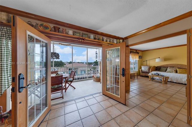 3050 NE 48th Ct 405, Lighthouse Point, FL 33064