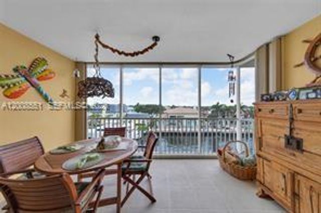 3050 NE 48th Ct 405, Lighthouse Point, FL 33064