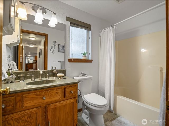 5928 SE Beltway Loop, Lacey, WA 98513