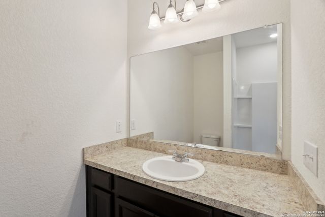 881 bunton reserve, Kyle, TX 78640