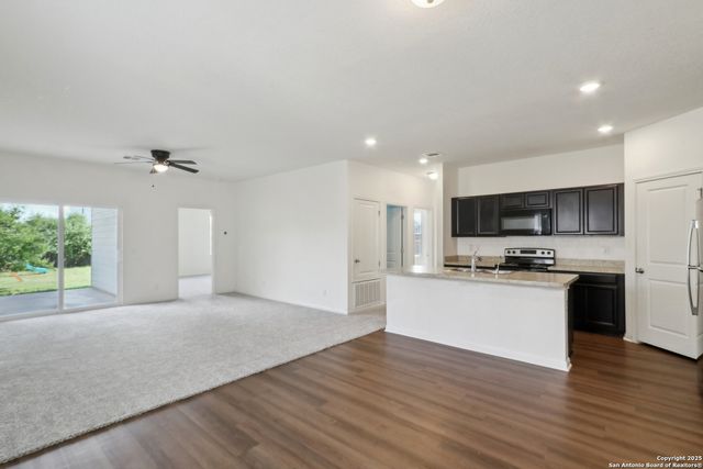 881 bunton reserve, Kyle, TX 78640