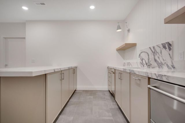 320 Laurel Curve, Golden Valley, MN 55426
