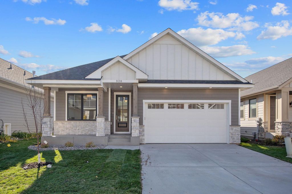 320 Laurel Curve, Golden Valley, MN 55426