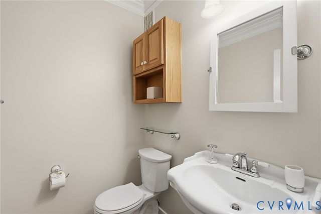 9378 Windsor Shade Dr, Mechanicsville, VA 23116
