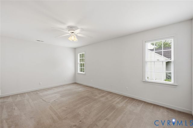 9378 Windsor Shade Dr, Mechanicsville, VA 23116
