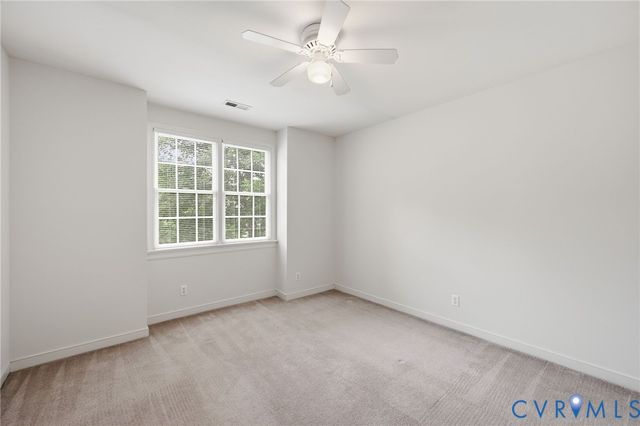 9378 Windsor Shade Dr, Mechanicsville, VA 23116