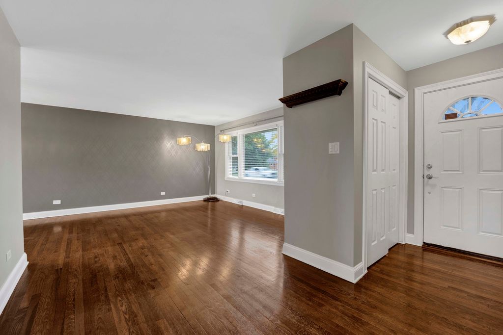 397 FOREST PRESERVE Drive, Wood Dale, IL 60191 — photo 2
